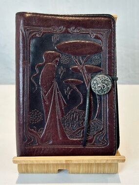 Oberon Hand-Tooled Guinevere Embossed Refillable Leather Journal Burgundy 5”x7”